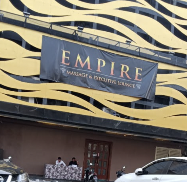 Empire Massage & Lounge Executive picture
