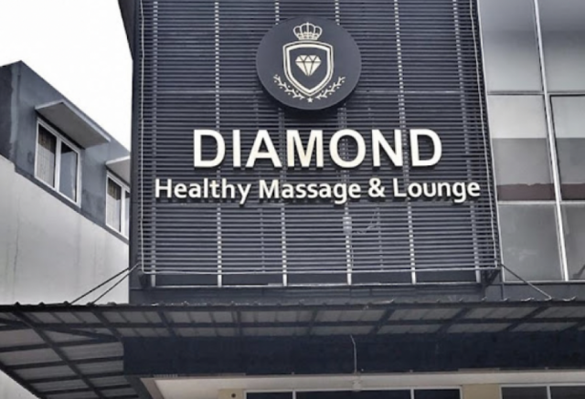 Diamond Spa & Lounge